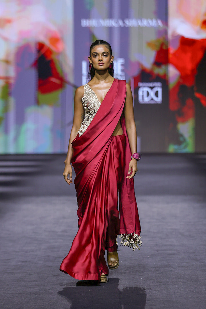 Nia Saree