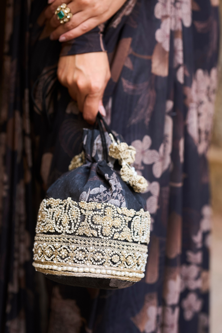 Black Vintage Bloom Potli