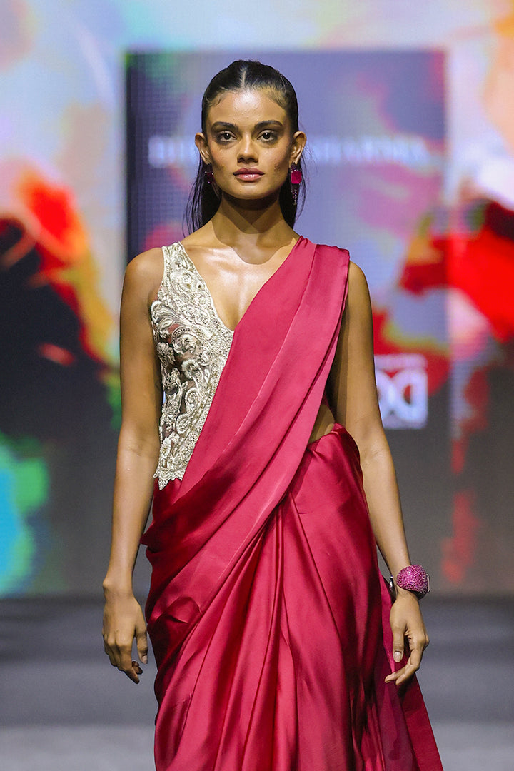 Nia Saree