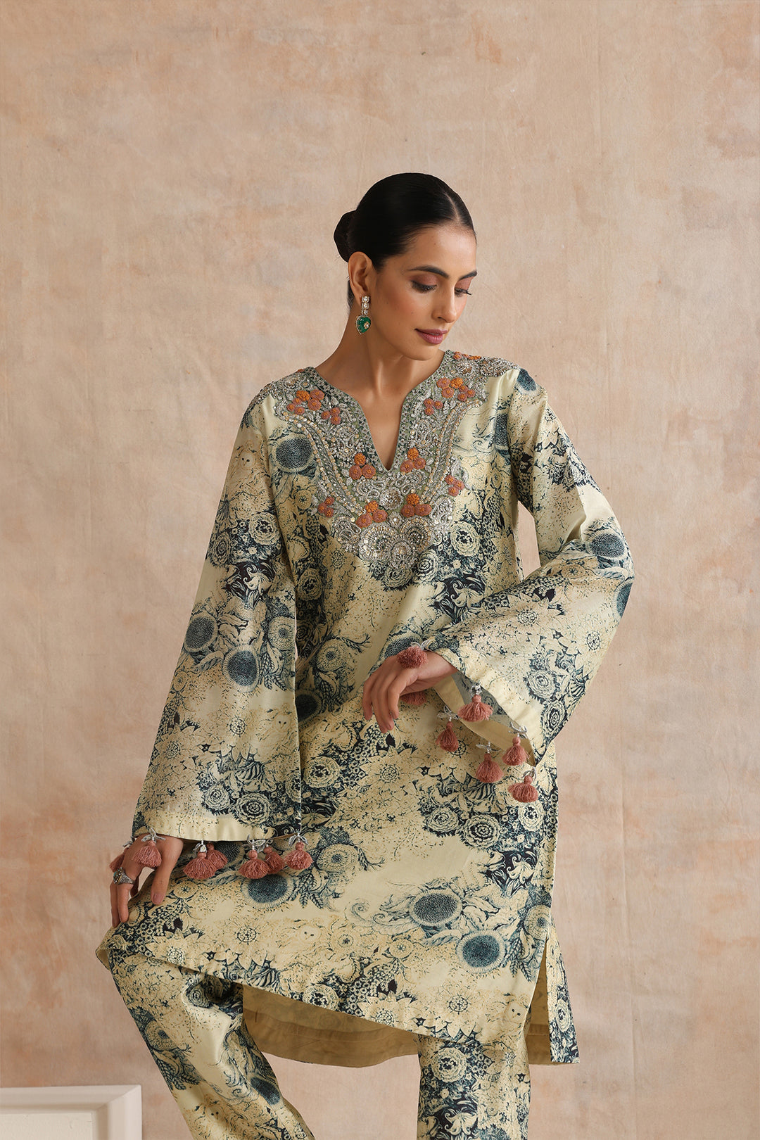 VAMA KURTA & PANTS SET