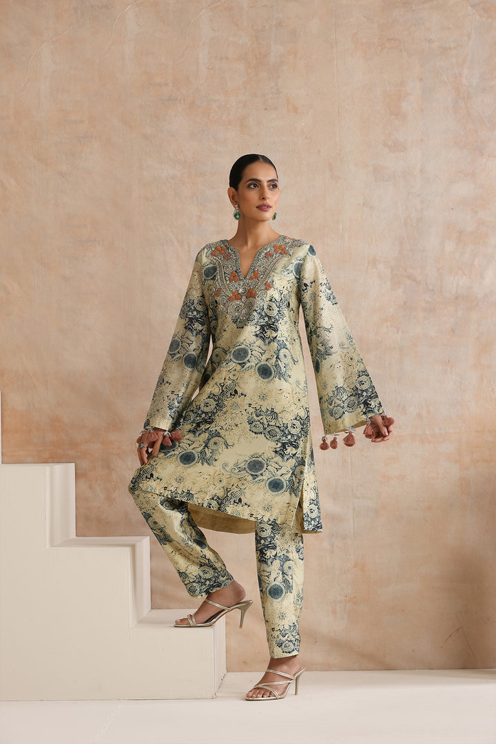 VAMA KURTA & PANTS SET