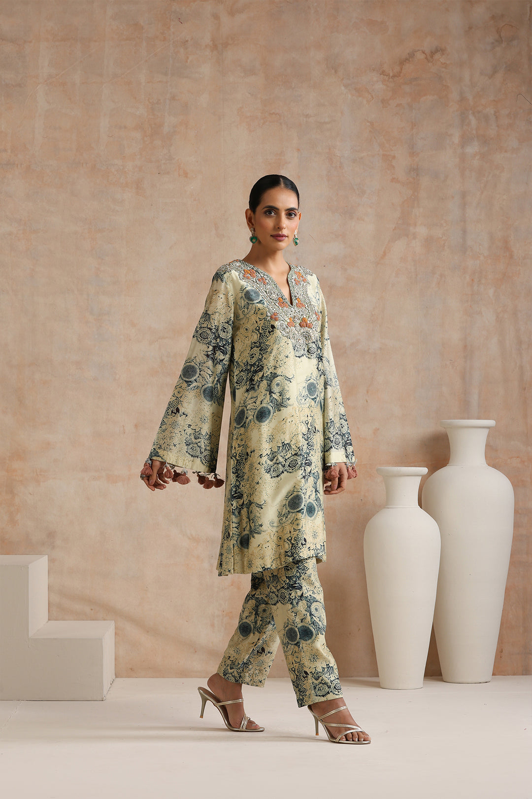 VAMA KURTA & PANTS SET