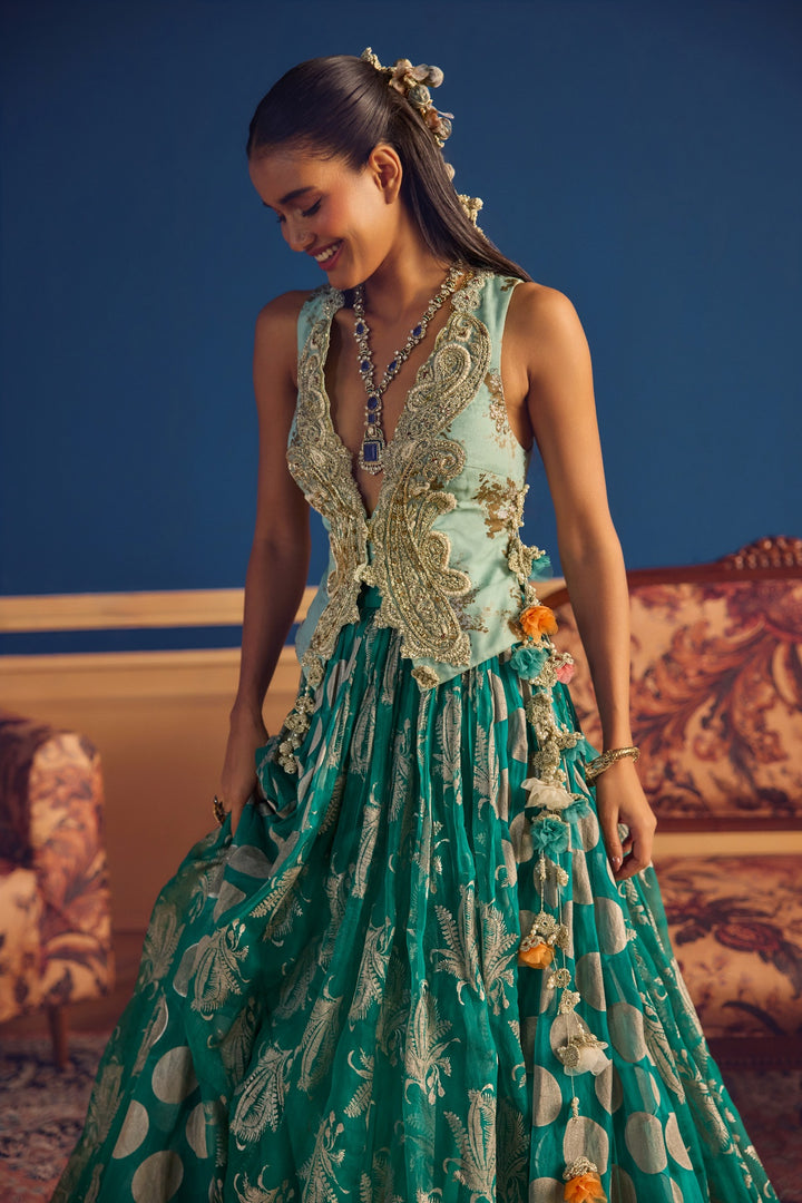 Yusra Lehenga