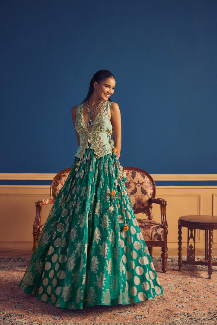 Yusra Lehenga