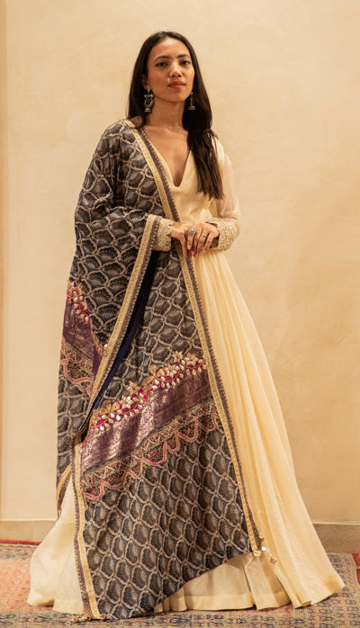 Blue Leaf Print Odhni with Embroidered Border