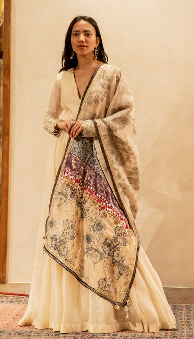 Champagne Blue Blossom Print Odhni