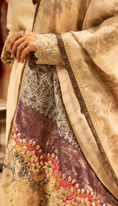 Champagne Blue Blossom Print Odhni