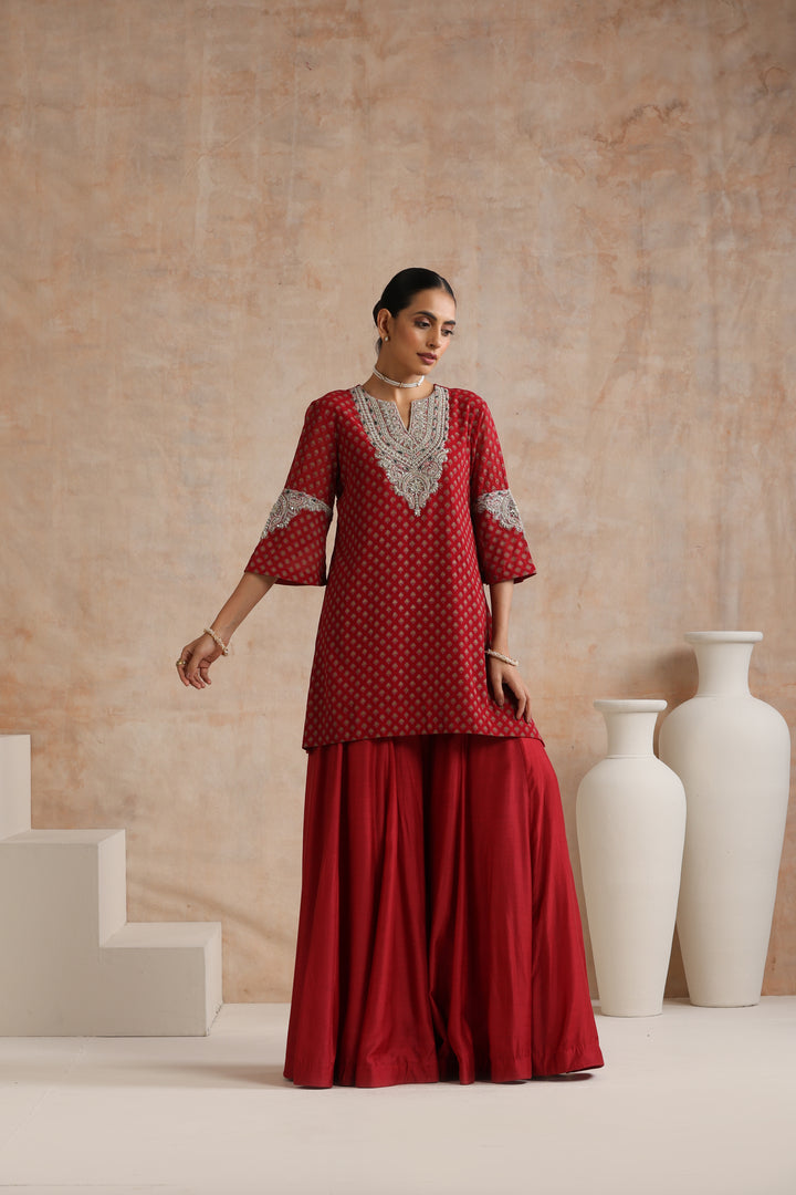 AAVYA KURTA & SHARARA SET