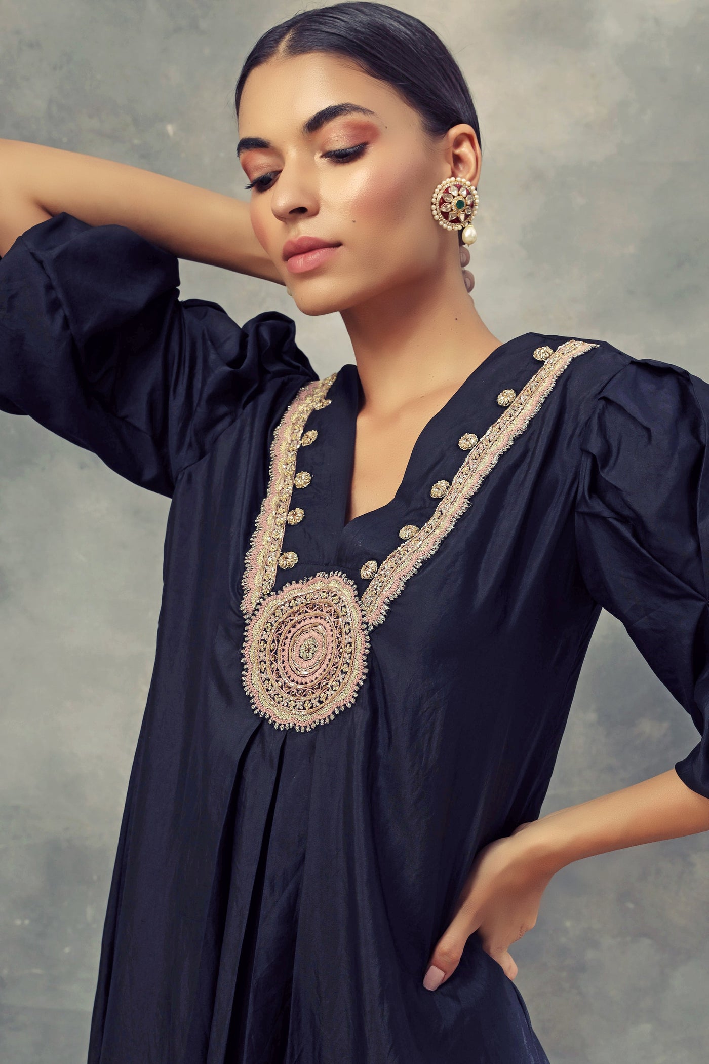 Charcoal Kurta With Embroidered Neckline & Gold Foil Print Odhni - BHUMIKA SHARMA
