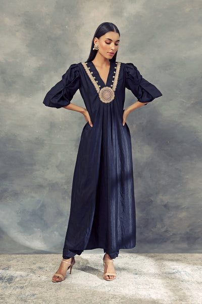 Charcoal Kurta With Embroidered Neckline & Gold Foil Print Odhni - BHUMIKA SHARMA