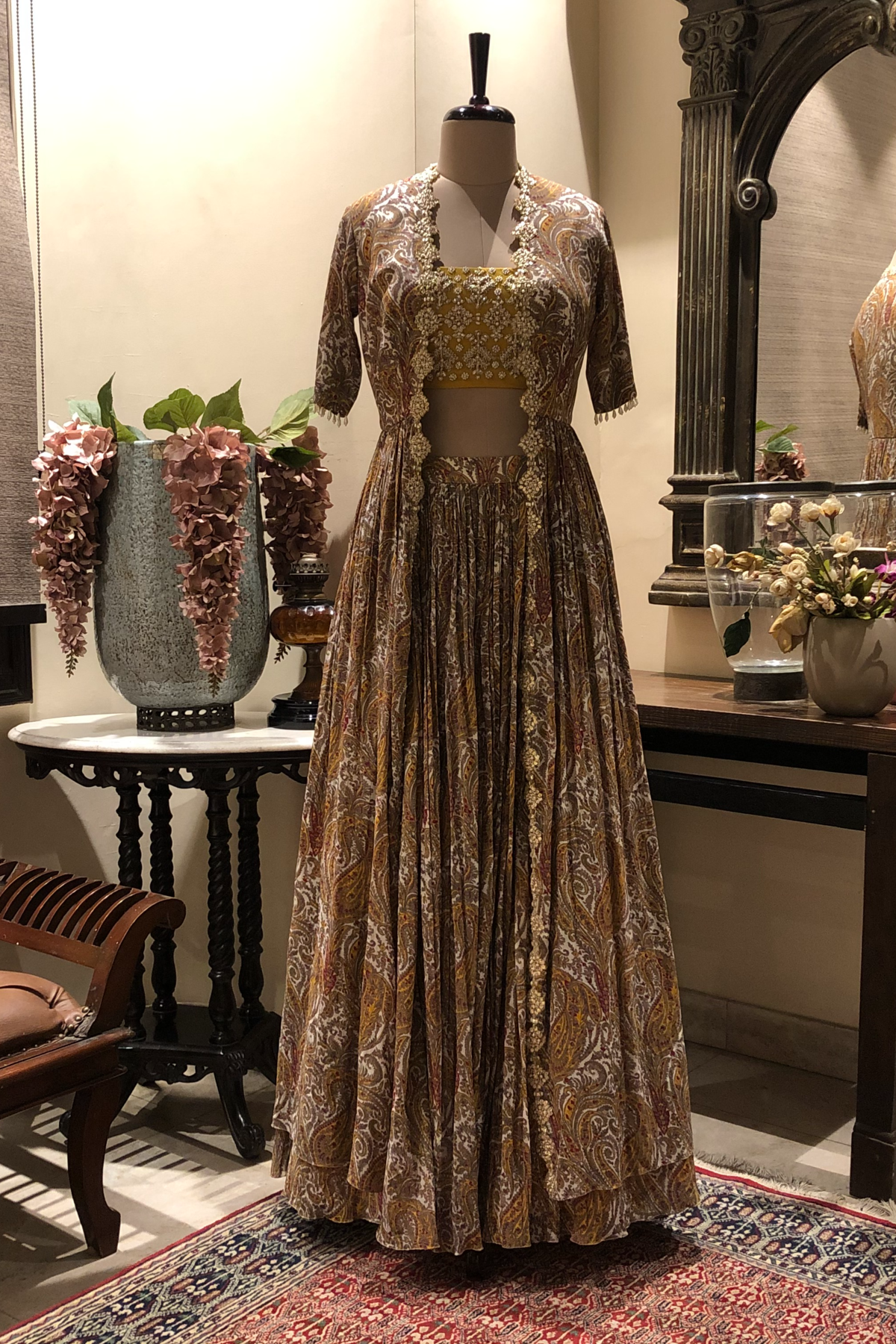 Ambi Jaal Printed Cape Set