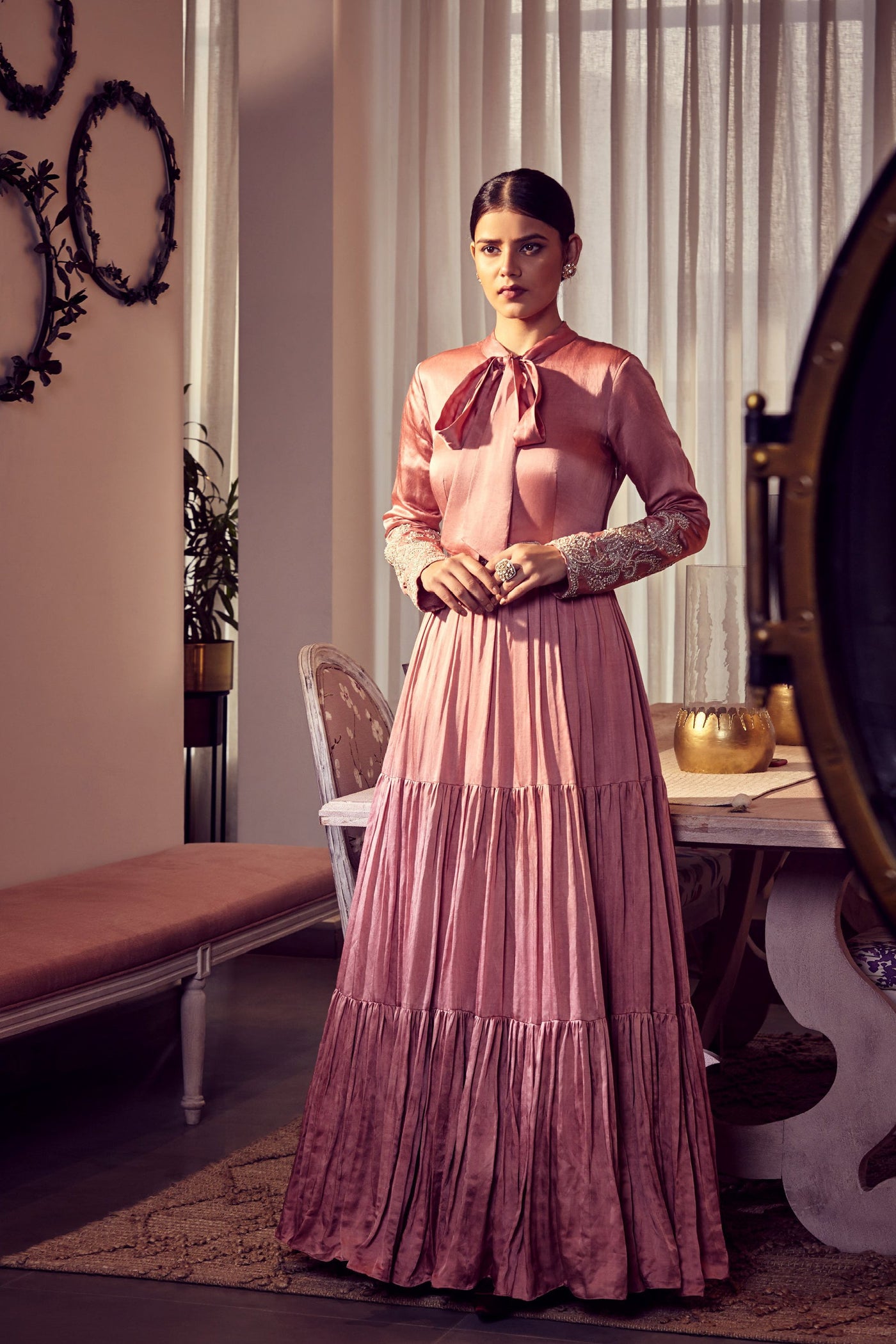 Queen Pink Dress with a Bow